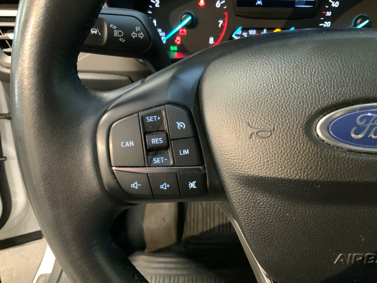 Hvid Ford Focus fra 2019