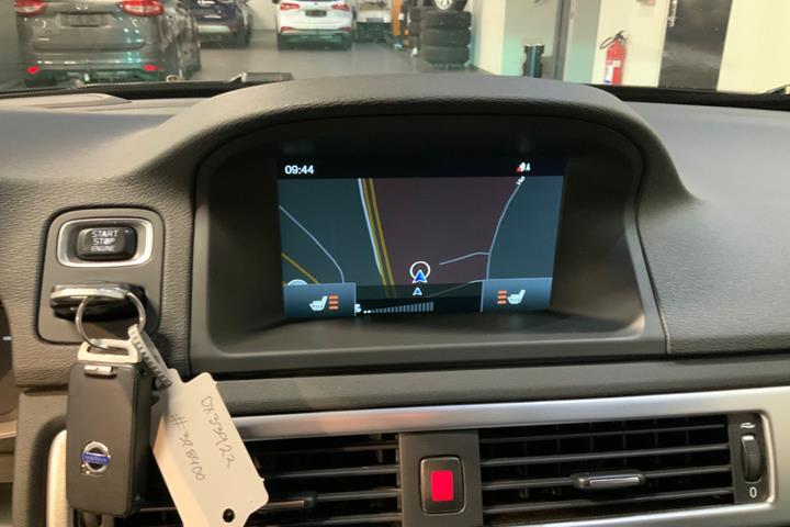 Brun Volvo V70 fra 2015