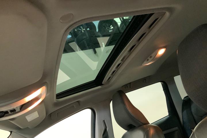 Brun Volvo V70 fra 2015