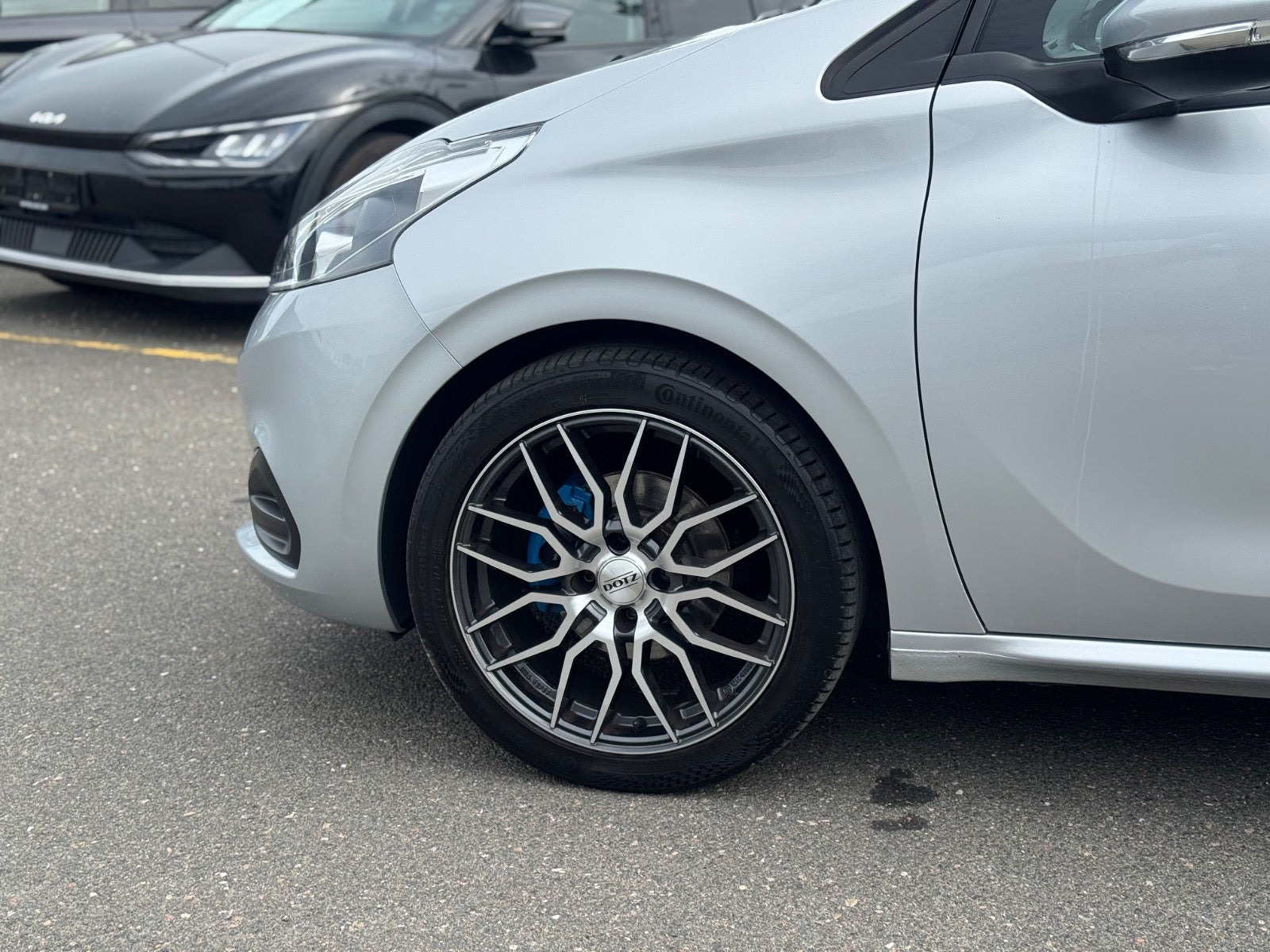 Sølv Peugeot 208 fra 2018