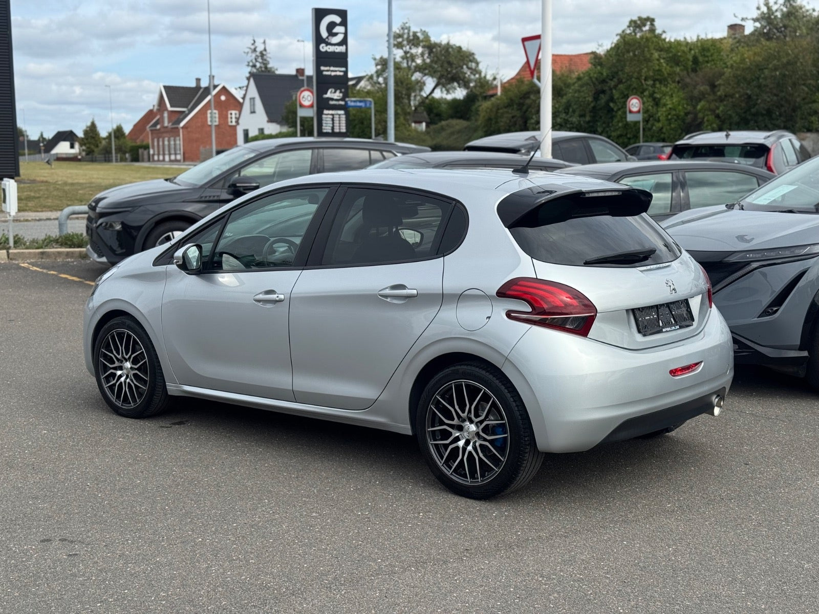 Sølv Peugeot 208 fra 2018