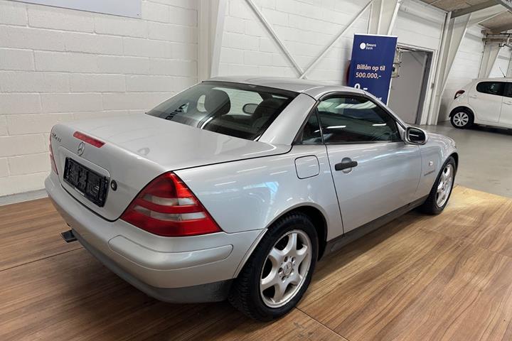 Sølv Mercedes SLK230 fra 1997