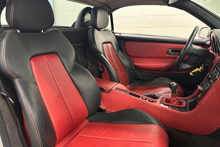 Sølv Mercedes SLK230 fra 1997