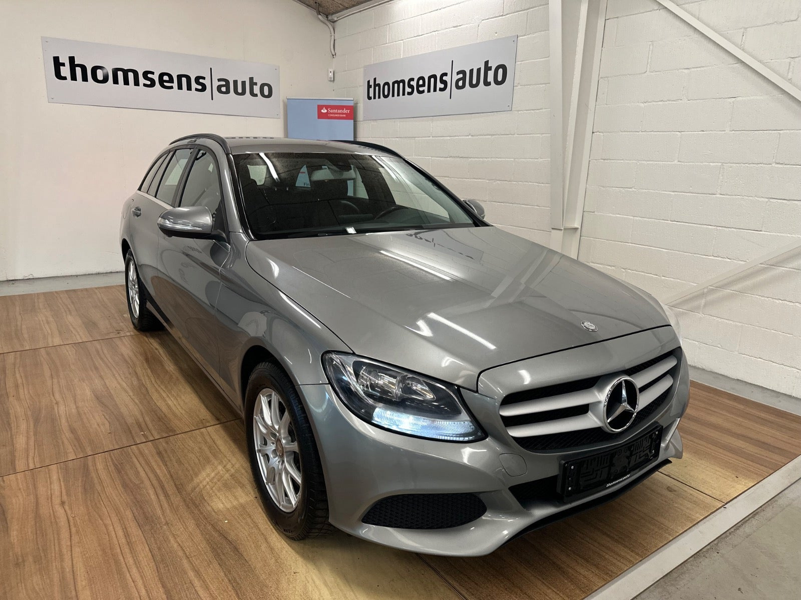 Grå Mercedes C200 fra 2015
