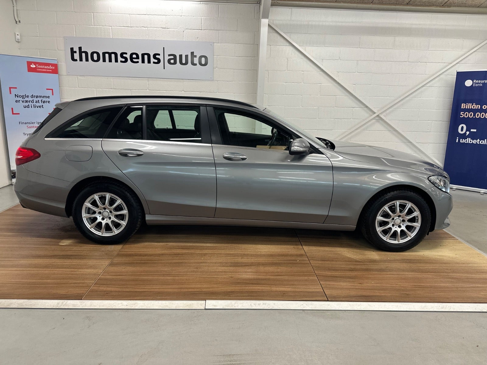 Grå Mercedes C200 fra 2015