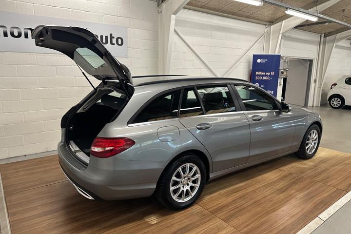 Grå Mercedes C200 fra 2015