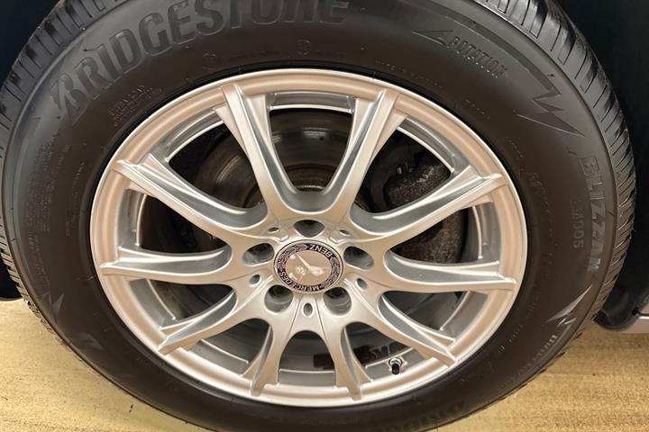 Grå Mercedes C200 fra 2015