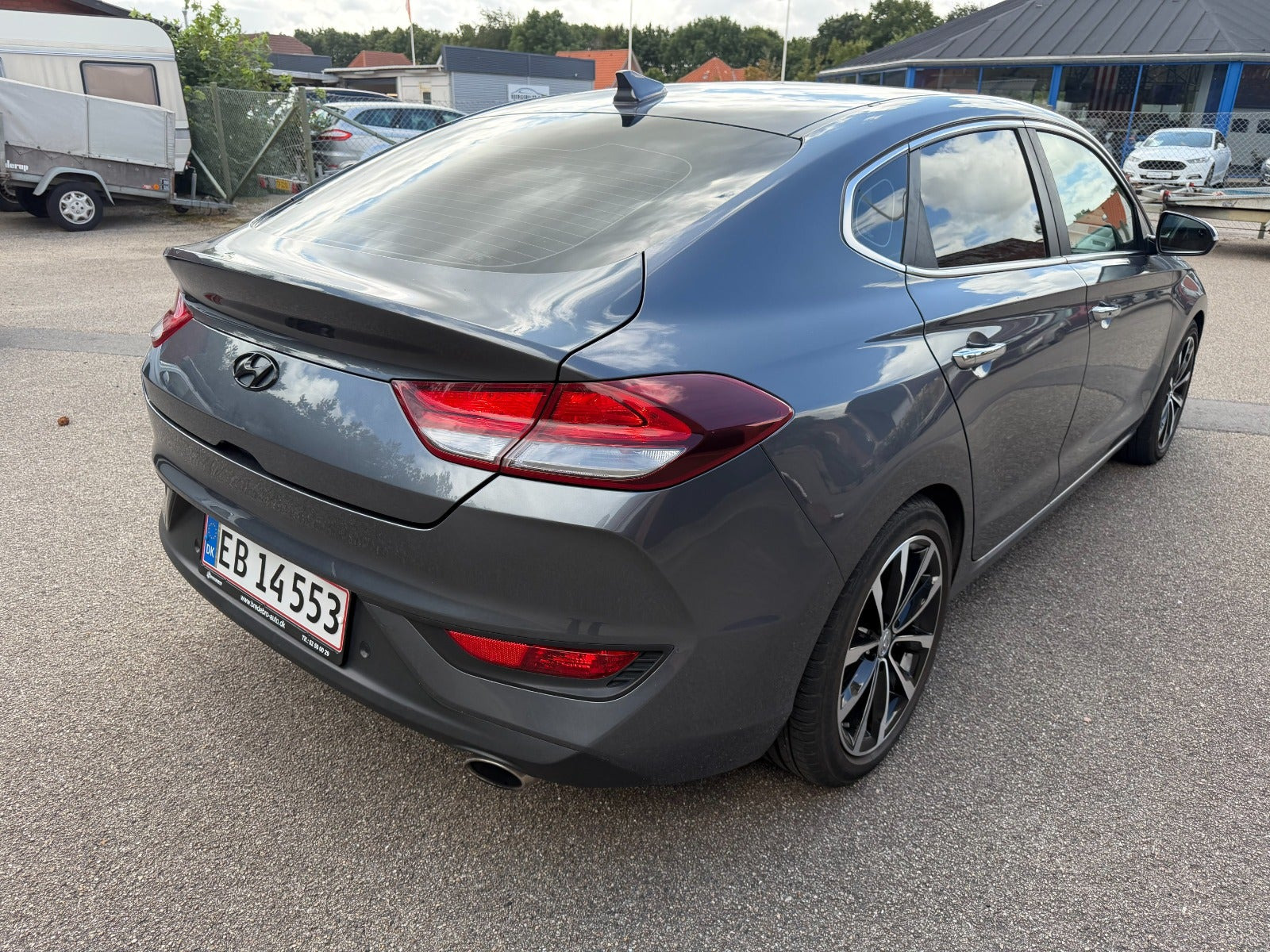 Grå Hyundai i30 fra 2017