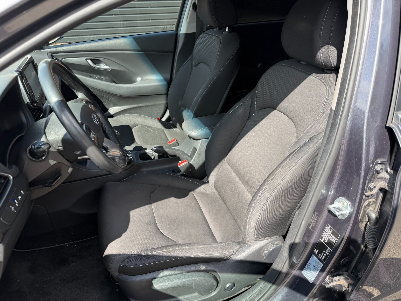 Grå Hyundai i30 fra 2017