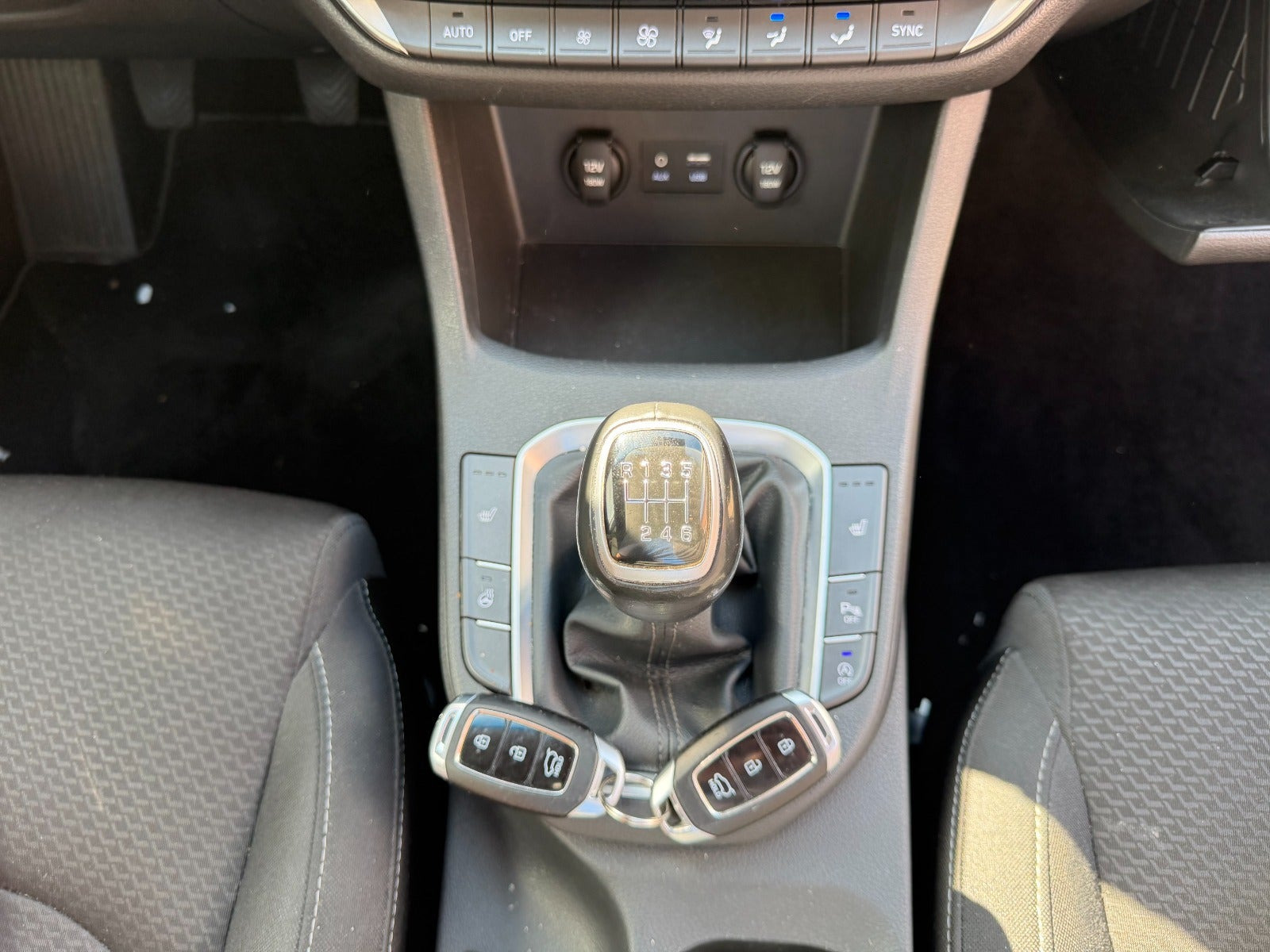 Grå Hyundai i30 fra 2017