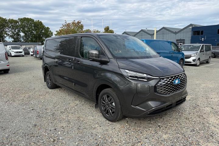 Grå Ford E-Transit Custom 340 L2 fra 2026