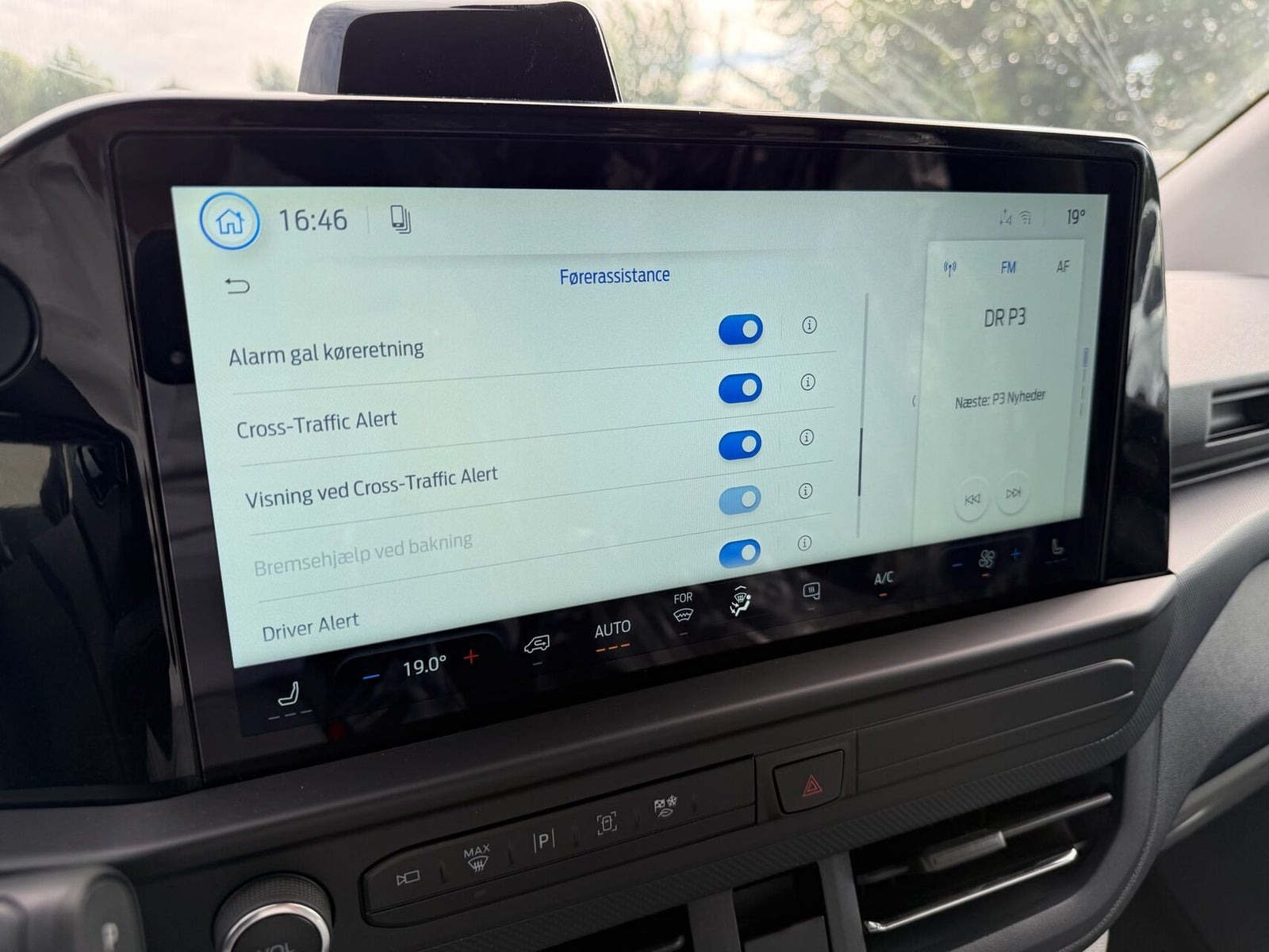 Grå Ford E-Transit Custom 340 L2 fra 2026