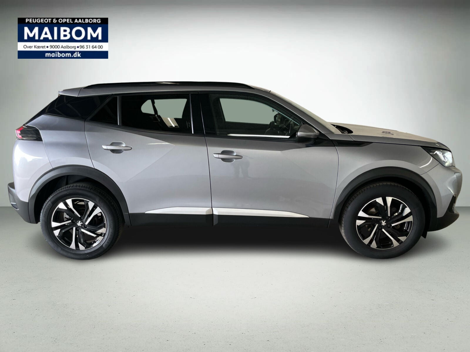 Sølv Peugeot 2008 fra 2022