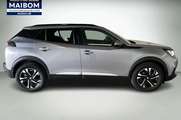 Sølv Peugeot 2008 fra 2022