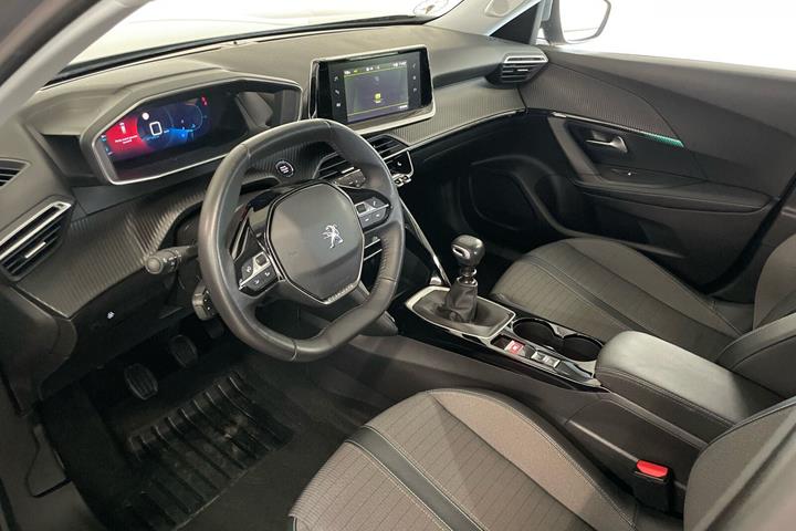 Sølv Peugeot 2008 fra 2022