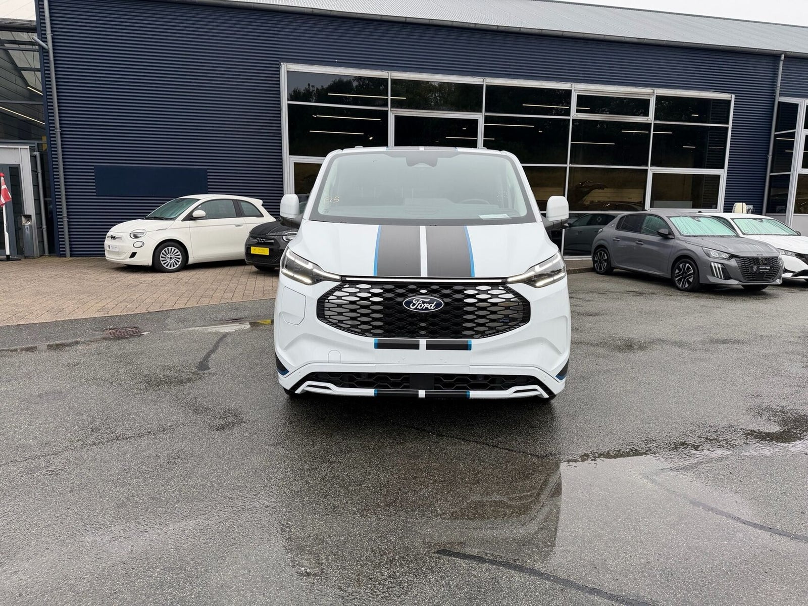 Hvid Ford E-Transit Custom 320 L1 fra 2026