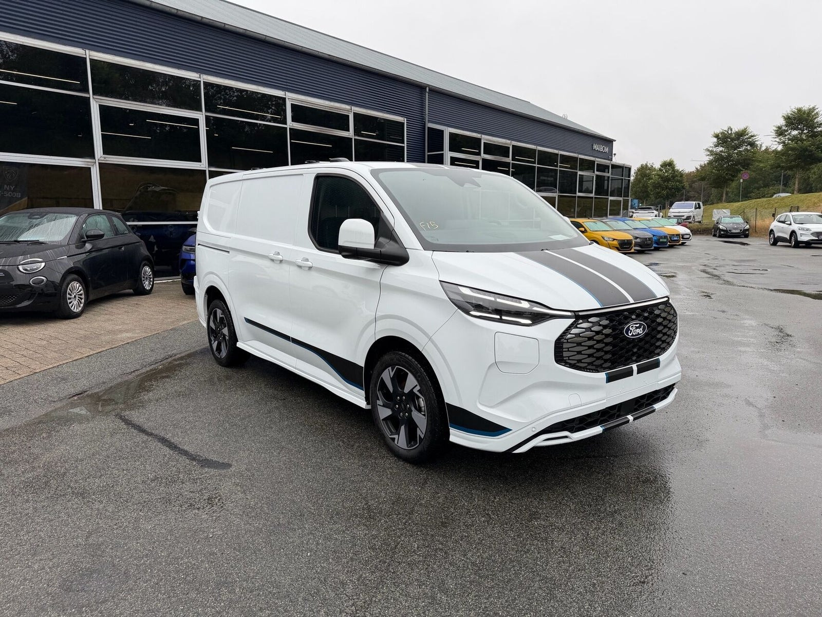 Hvid Ford E-Transit Custom 320 L1 fra 2026