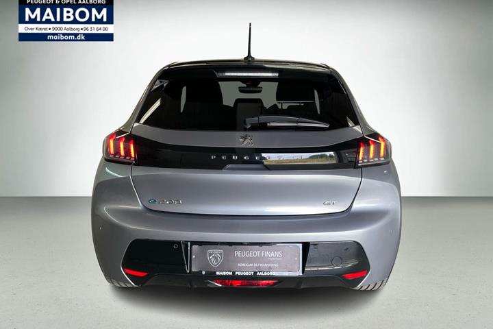 Sølv Peugeot e-208 fra 2023