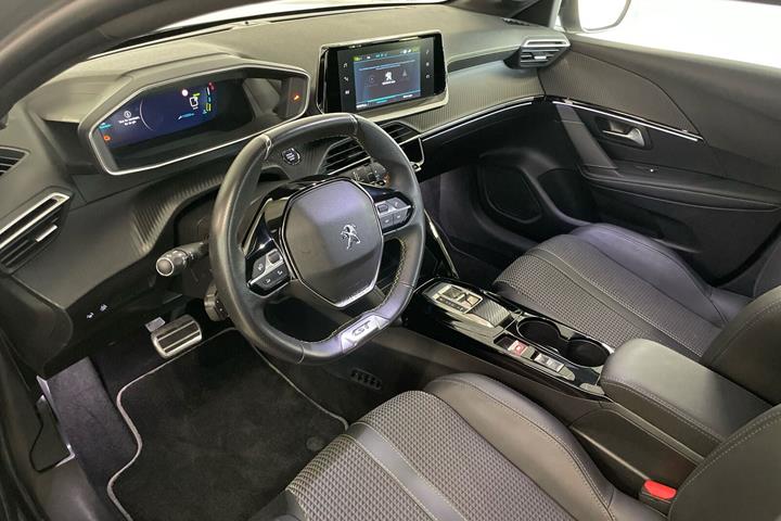 Sølv Peugeot e-208 fra 2023