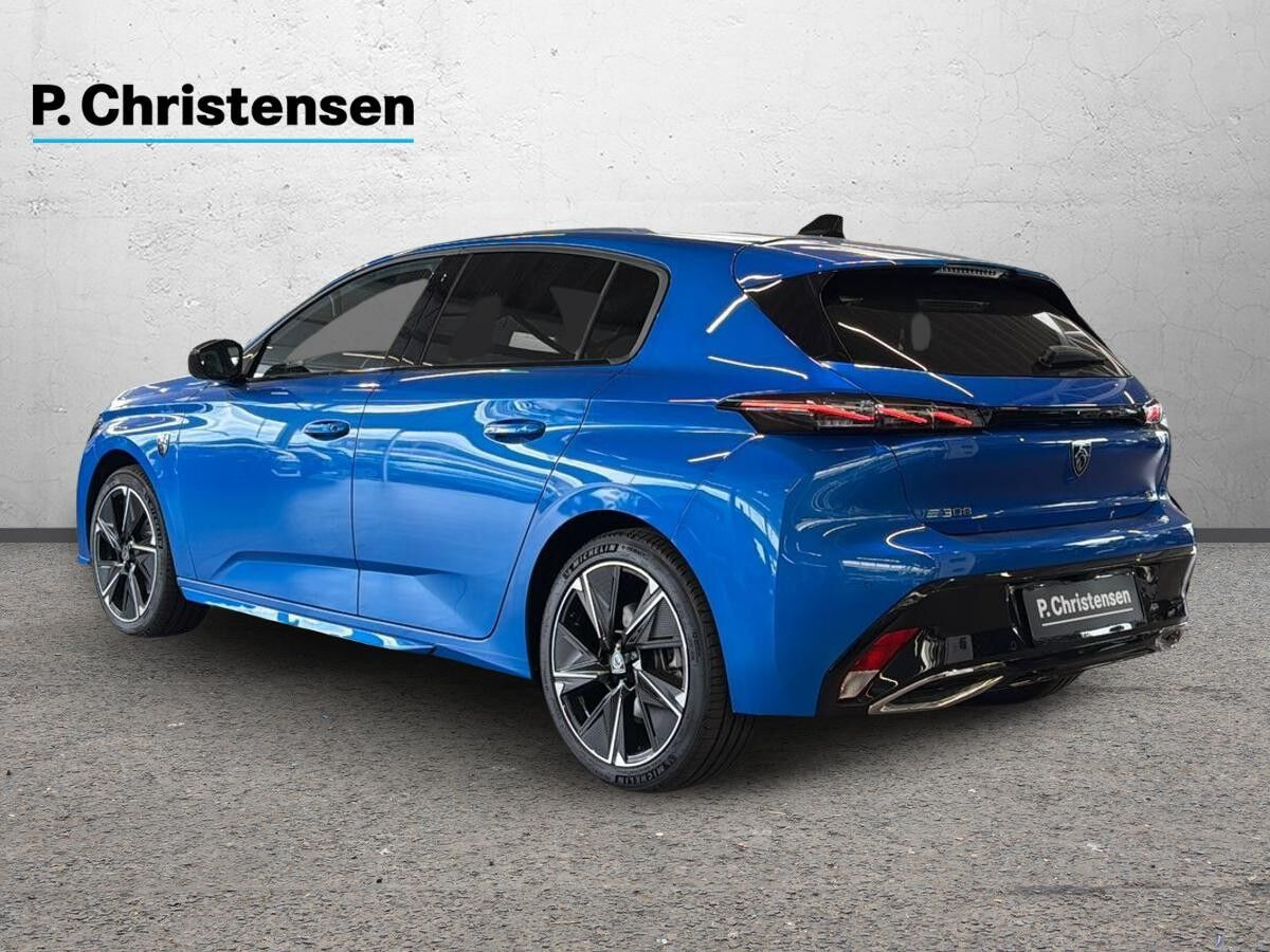 Blå Peugeot E-308 fra 2023
