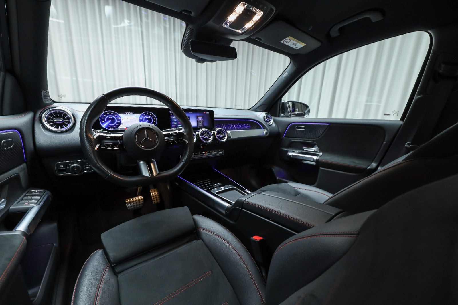 Sort Mercedes EQB250+ fra 2024
