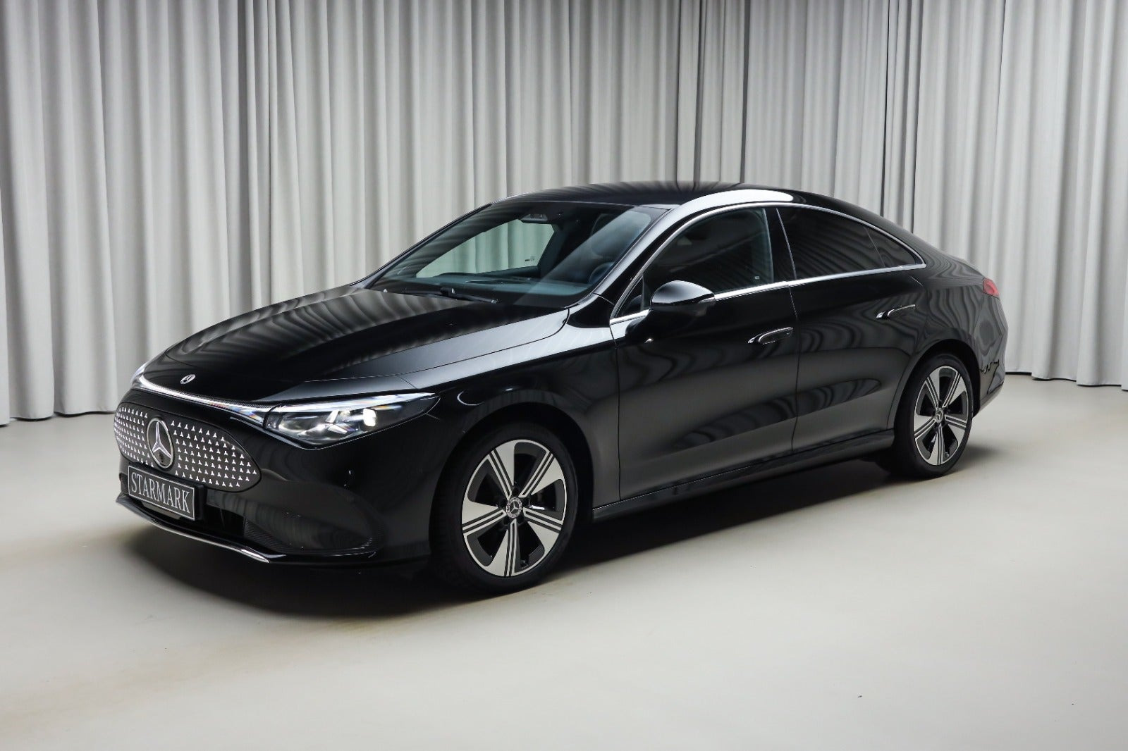 Sort Mercedes CLA250+ fra 2025