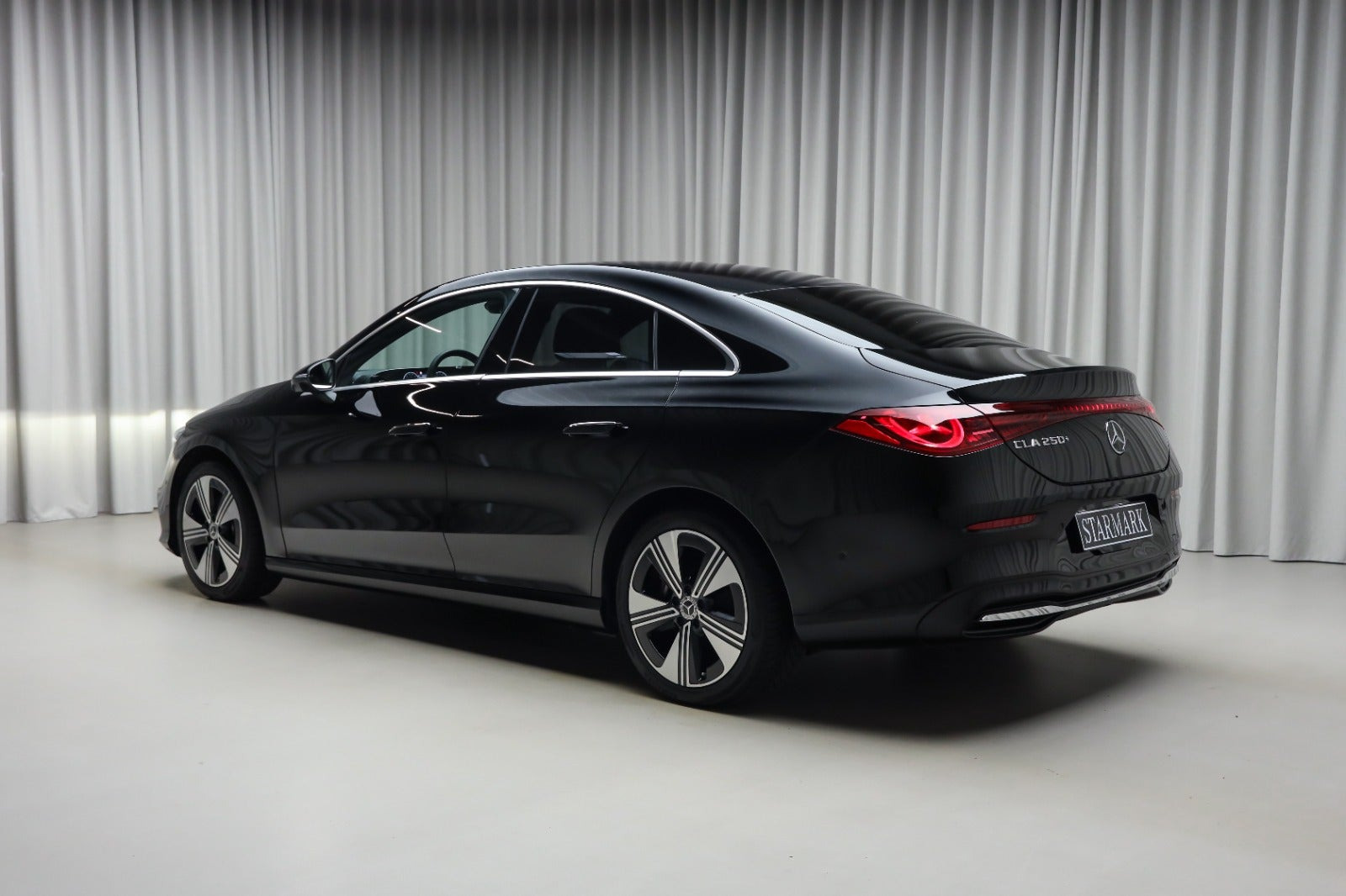 Sort Mercedes CLA250+ fra 2025