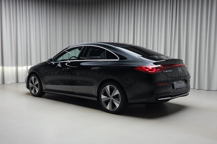 Sort Mercedes CLA250+ fra 2025