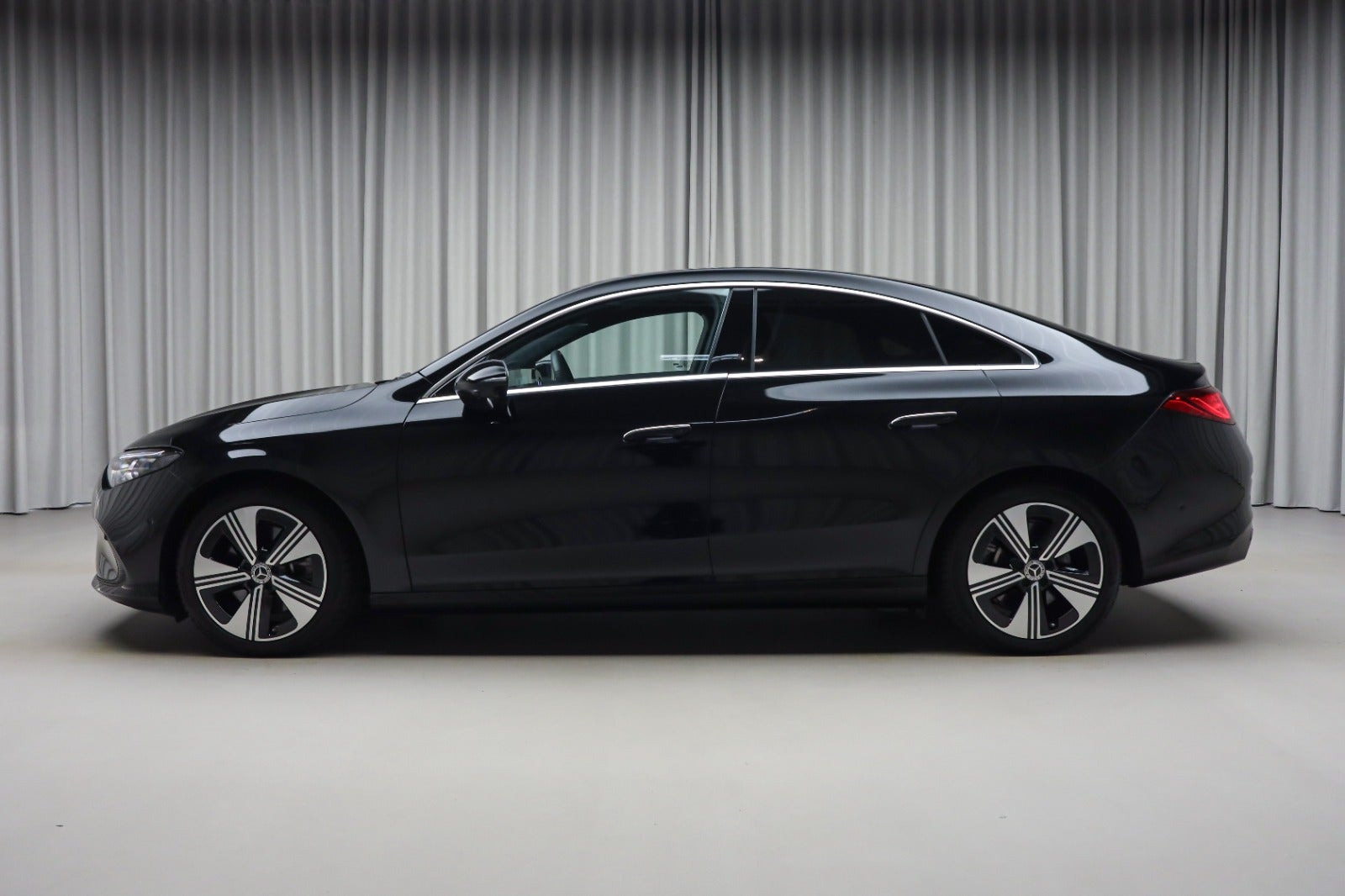 Sort Mercedes CLA250+ fra 2025
