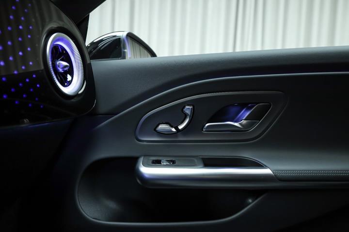 Sort Mercedes CLA250+ fra 2025