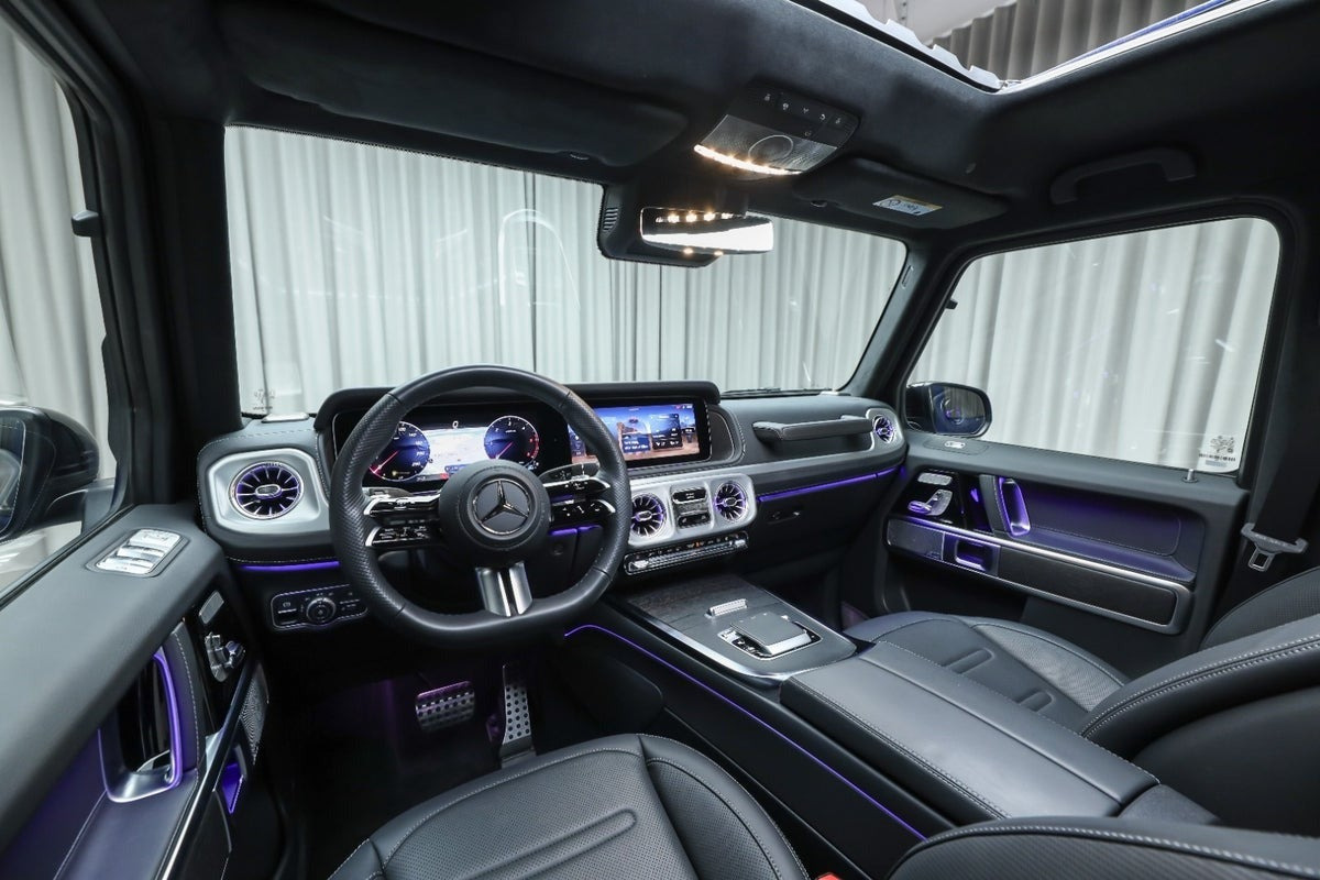 Blå Mercedes G450 d fra 2025