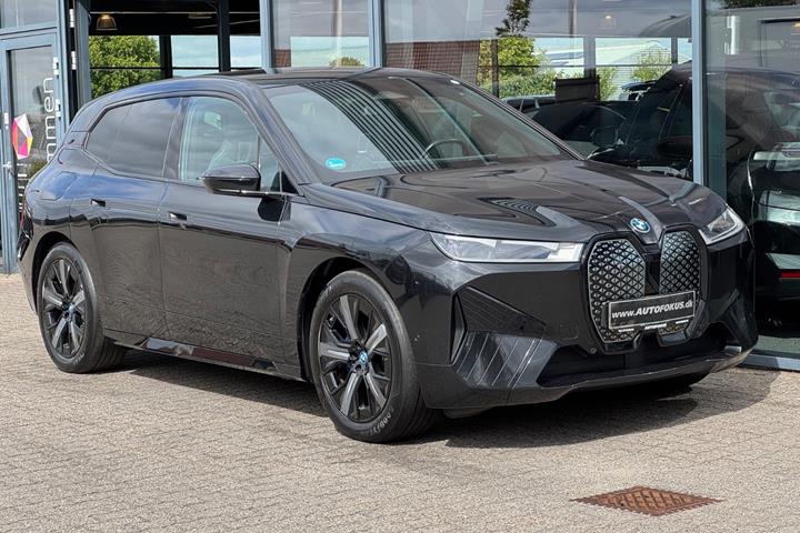 Sort BMW iX fra 2022