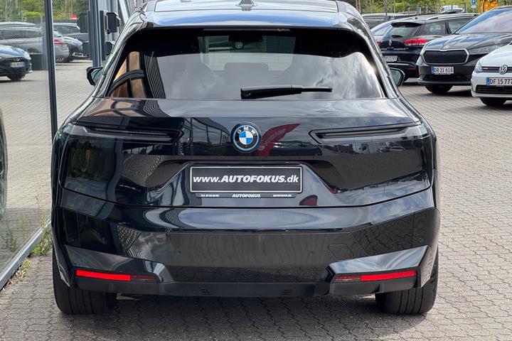 Sort BMW iX fra 2022