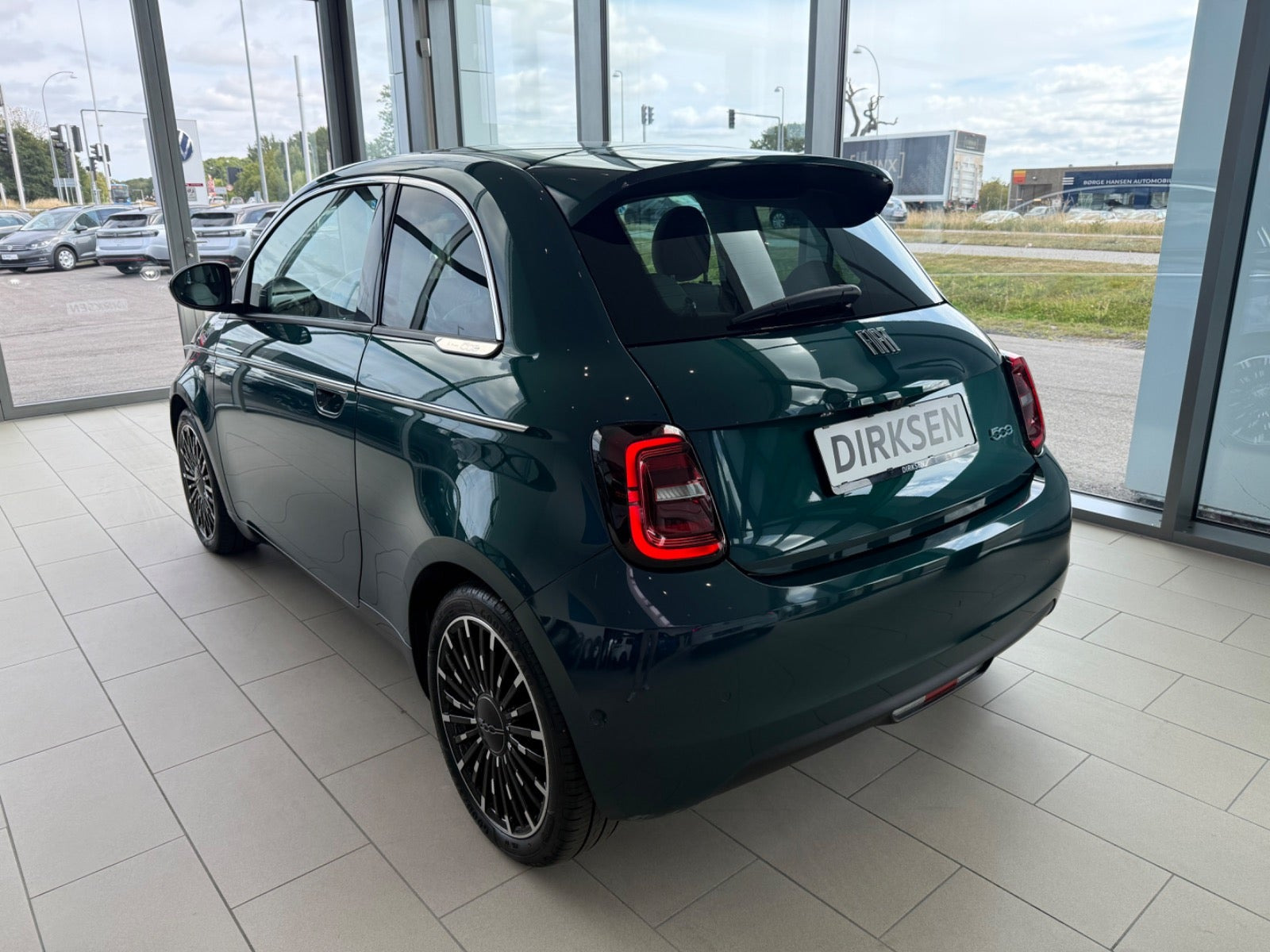 Grøn Fiat 500e fra 2023