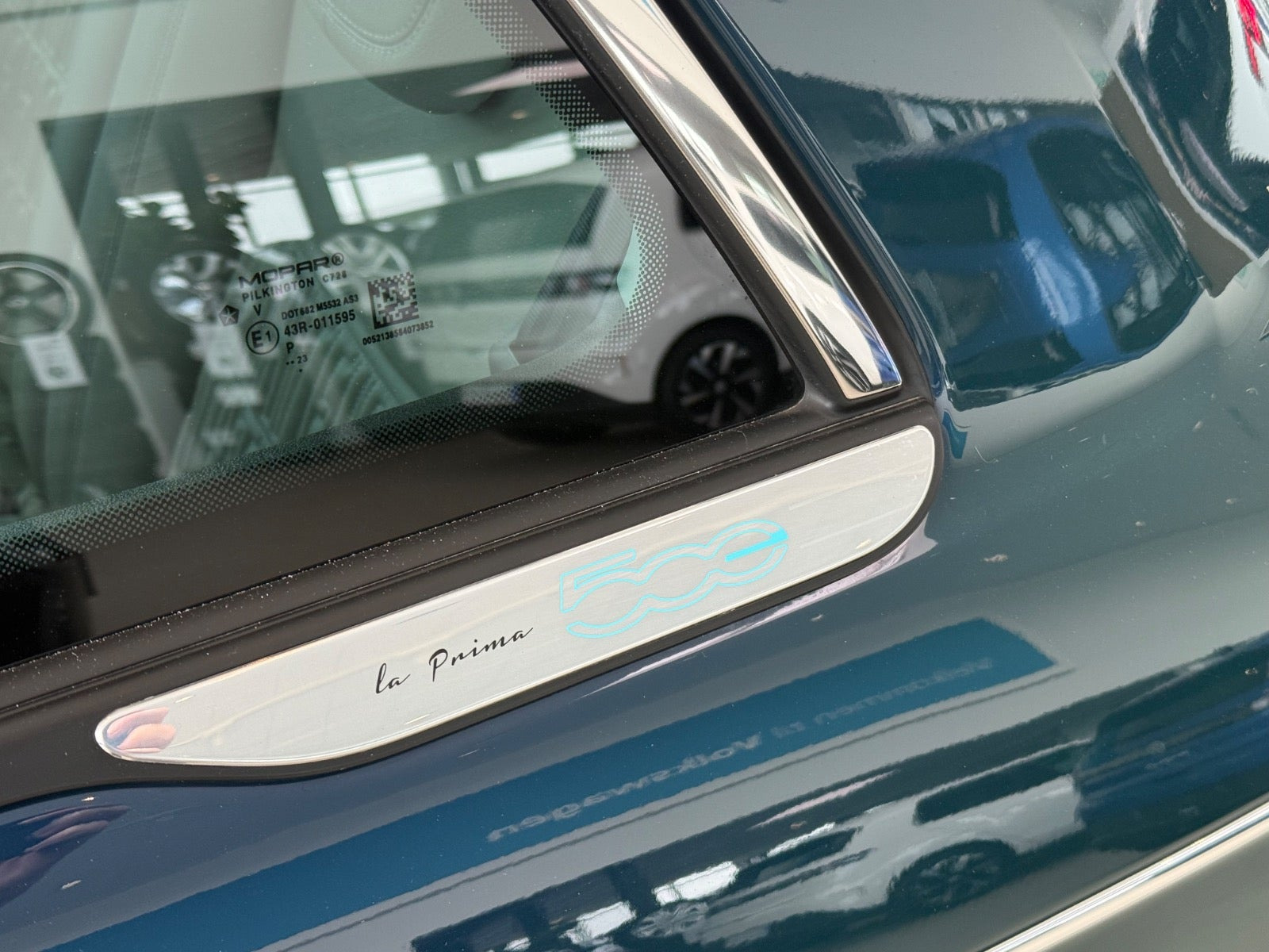 Grøn Fiat 500e fra 2023