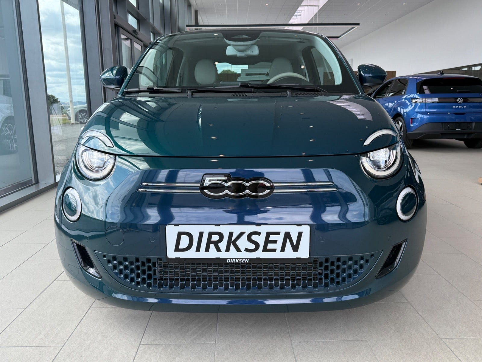 Grøn Fiat 500e fra 2023