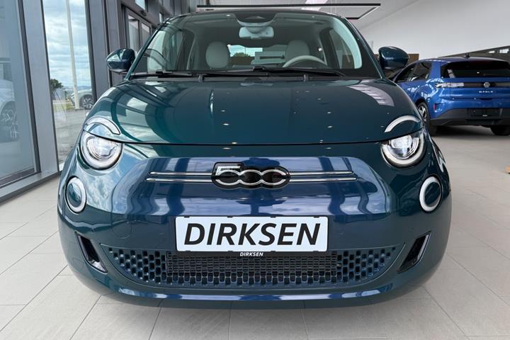 Grøn Fiat 500e fra 2023