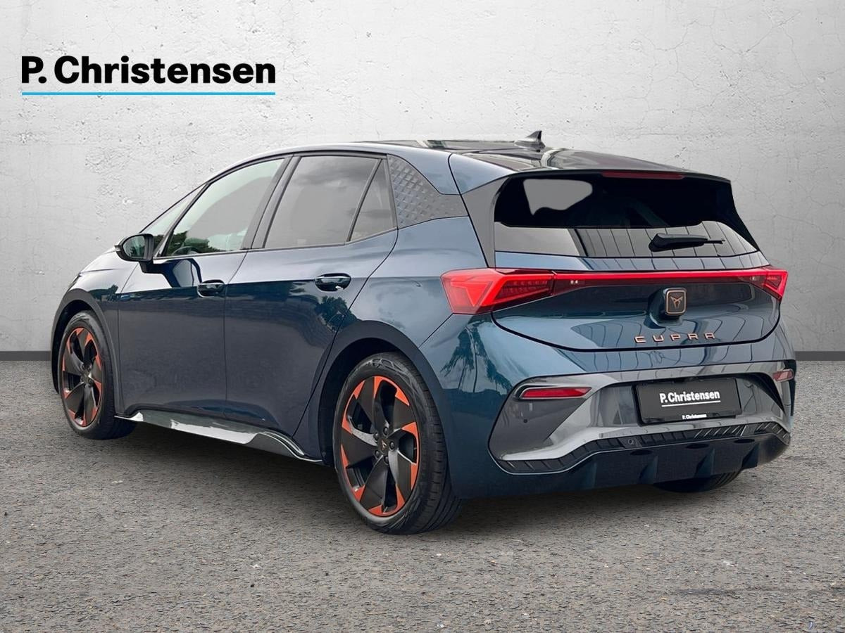 Blå Cupra Born fra 2023