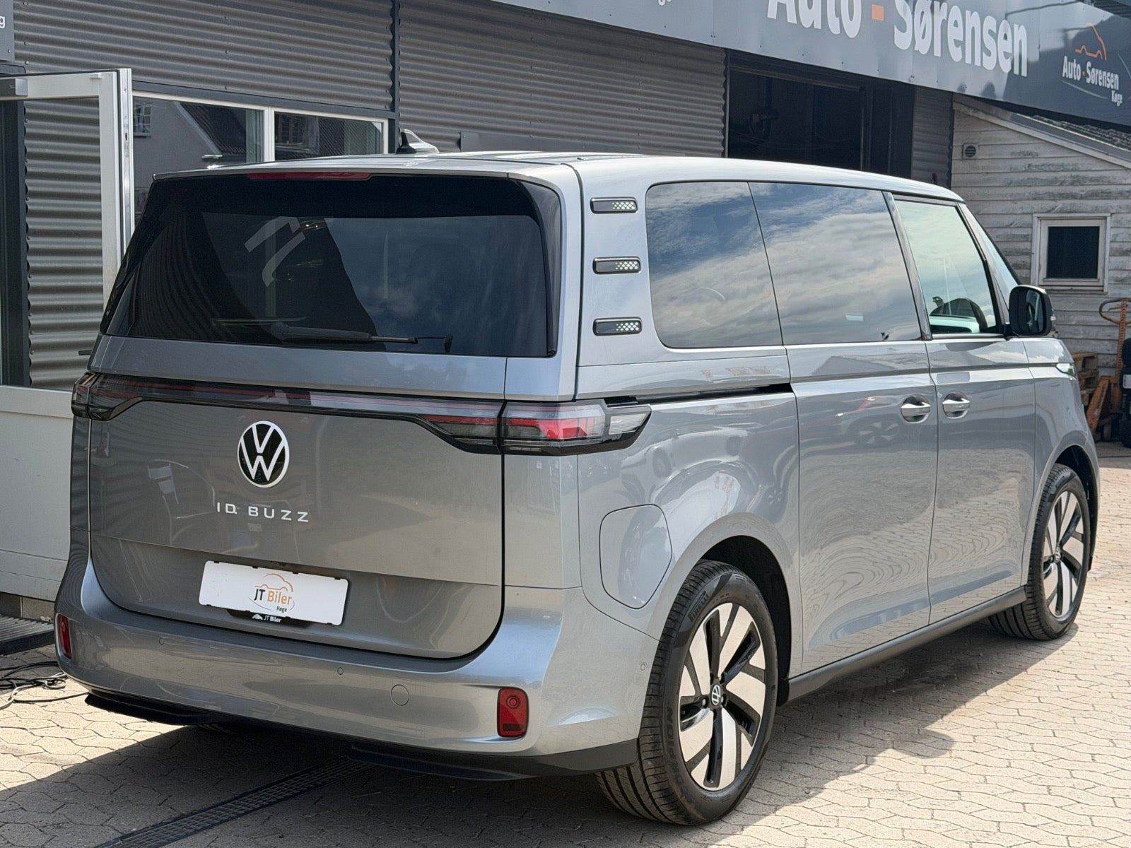 Sølv VW ID.Buzz fra 2026