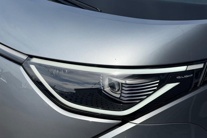 Sølv VW ID.Buzz fra 2026
