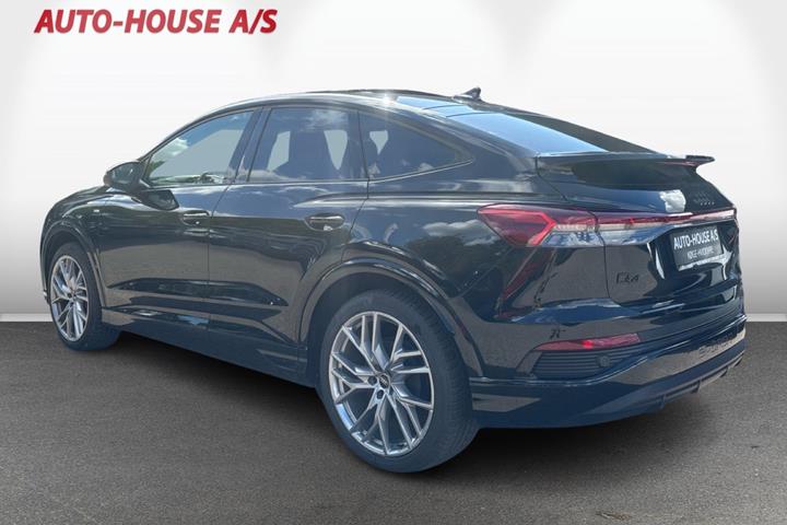 Sort Audi Q4 e-tron fra 2024