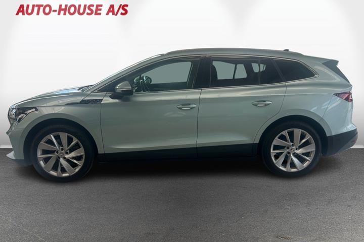 Blå Skoda Enyaq fra 2022
