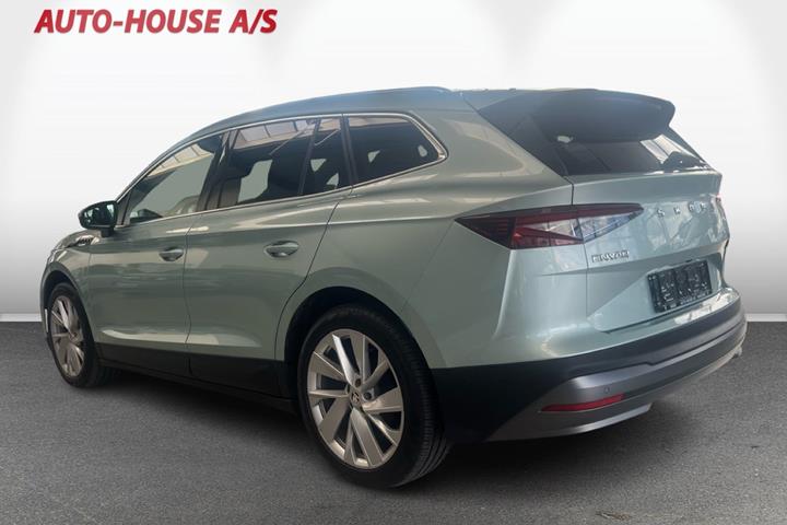 Blå Skoda Enyaq fra 2022