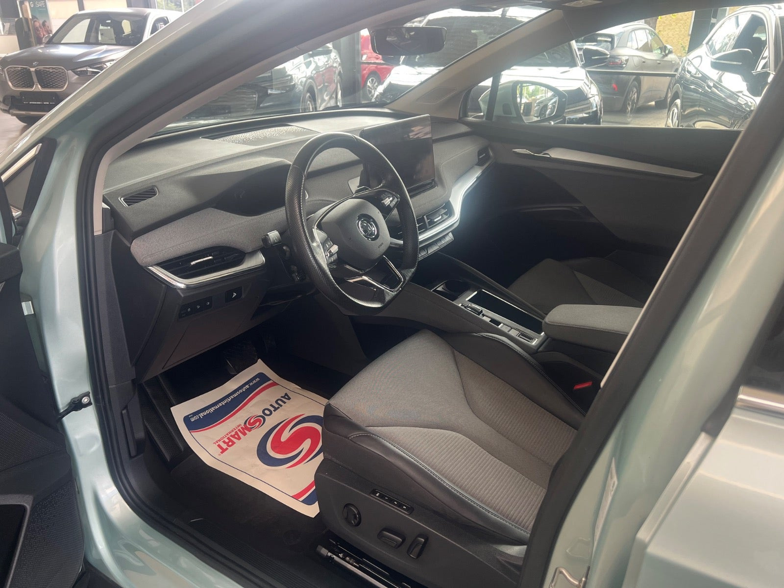 Blå Skoda Enyaq fra 2022