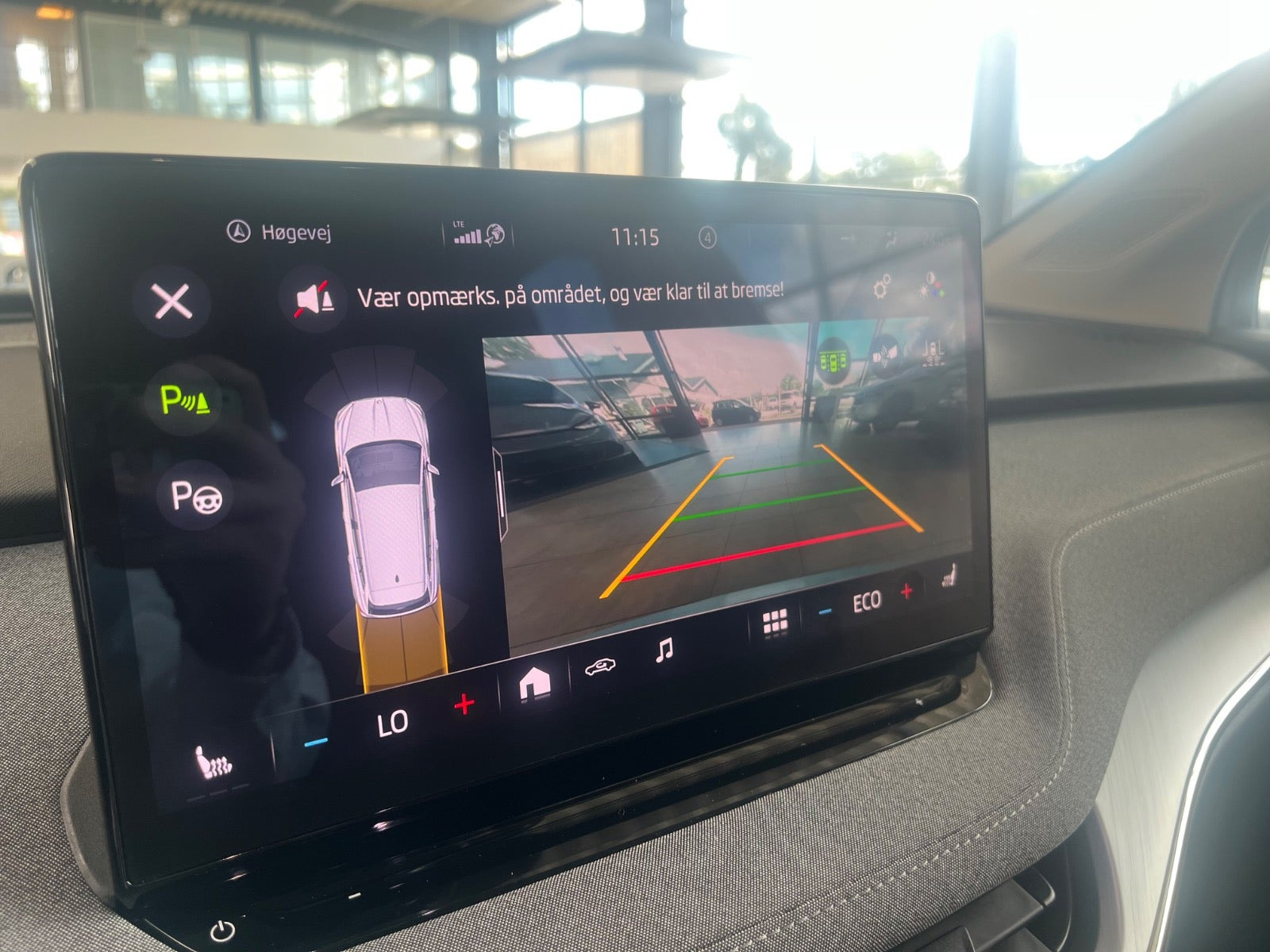 Blå Skoda Enyaq fra 2022