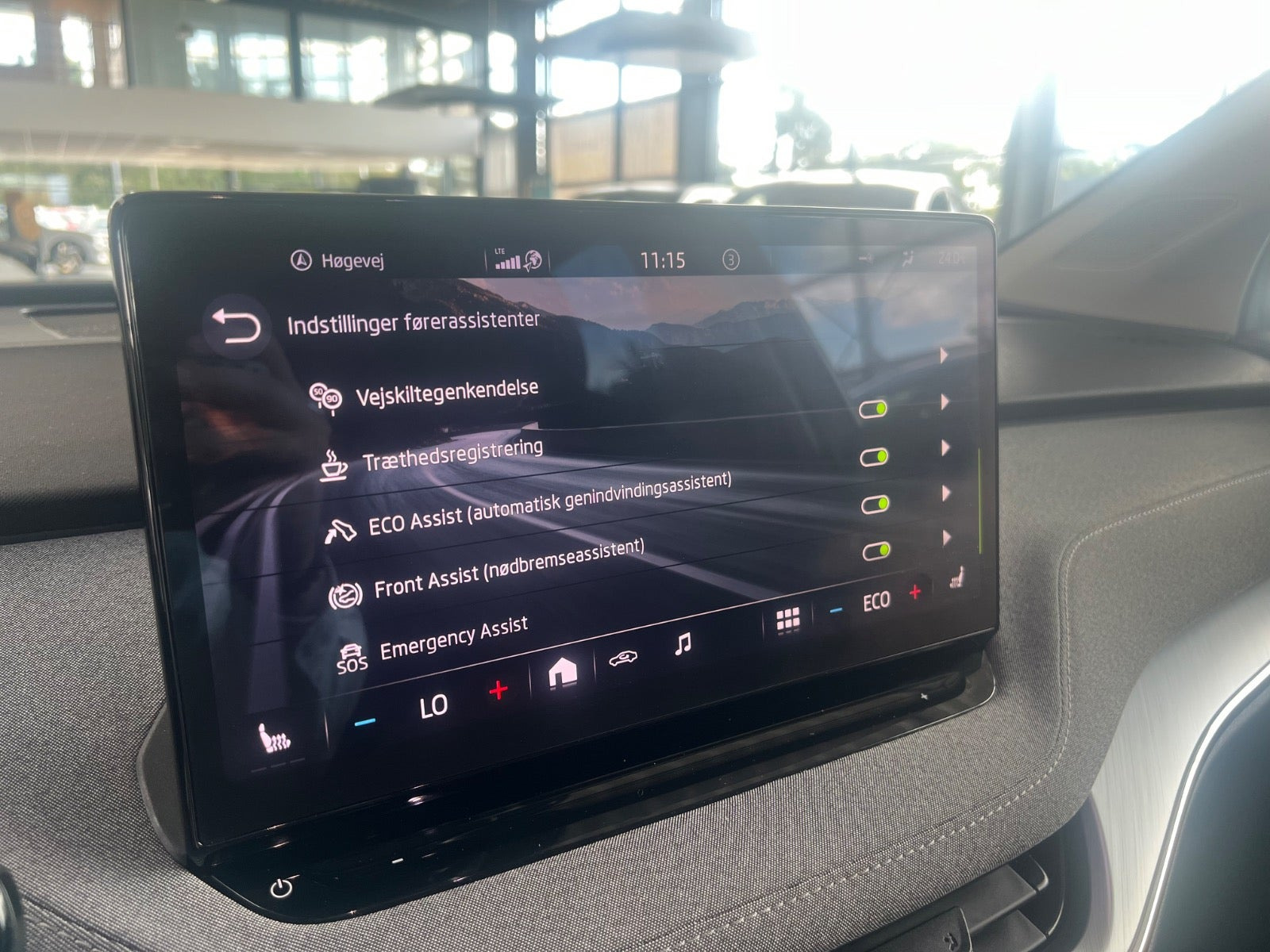 Blå Skoda Enyaq fra 2022