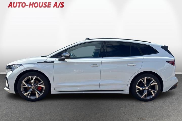 Hvid Skoda Enyaq fra 2024