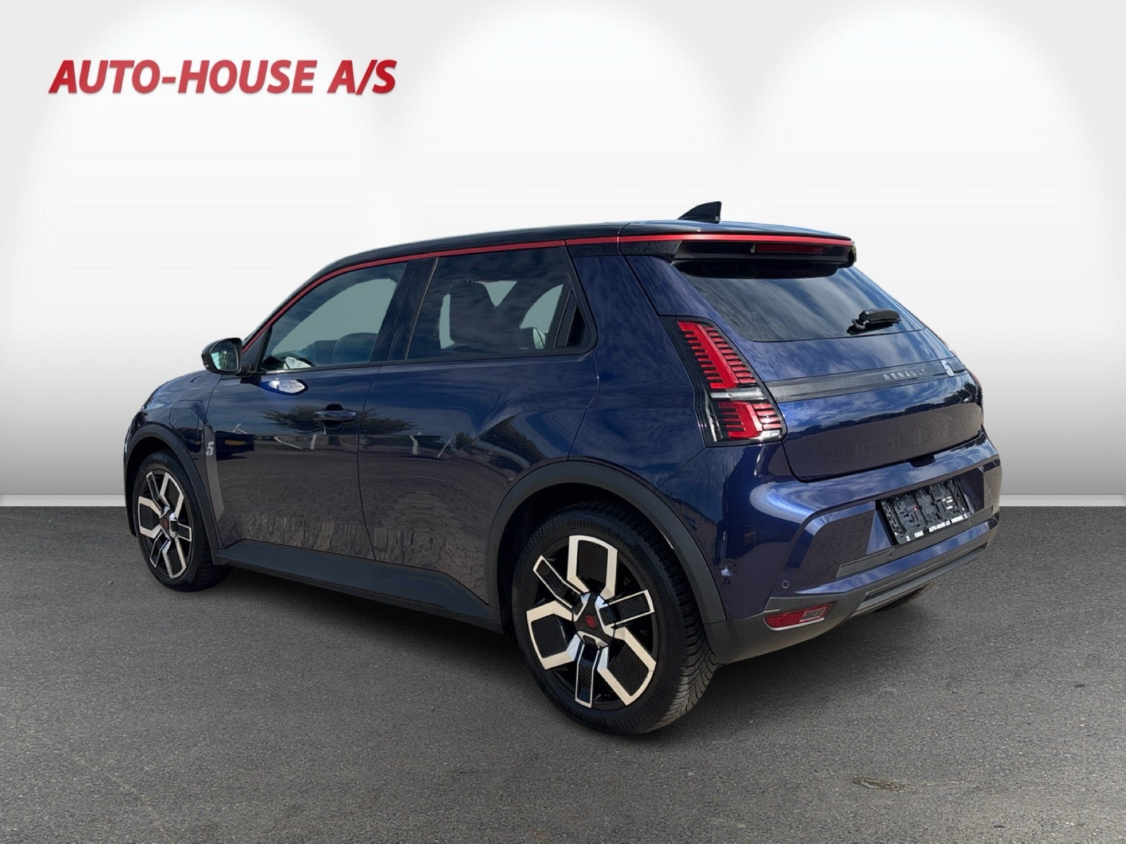 Blå Renault 5 E-Tech fra 2025