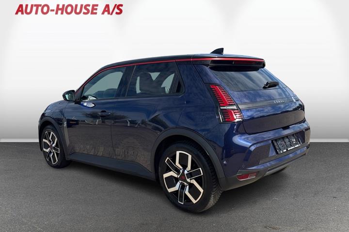 Blå Renault 5 E-Tech fra 2025