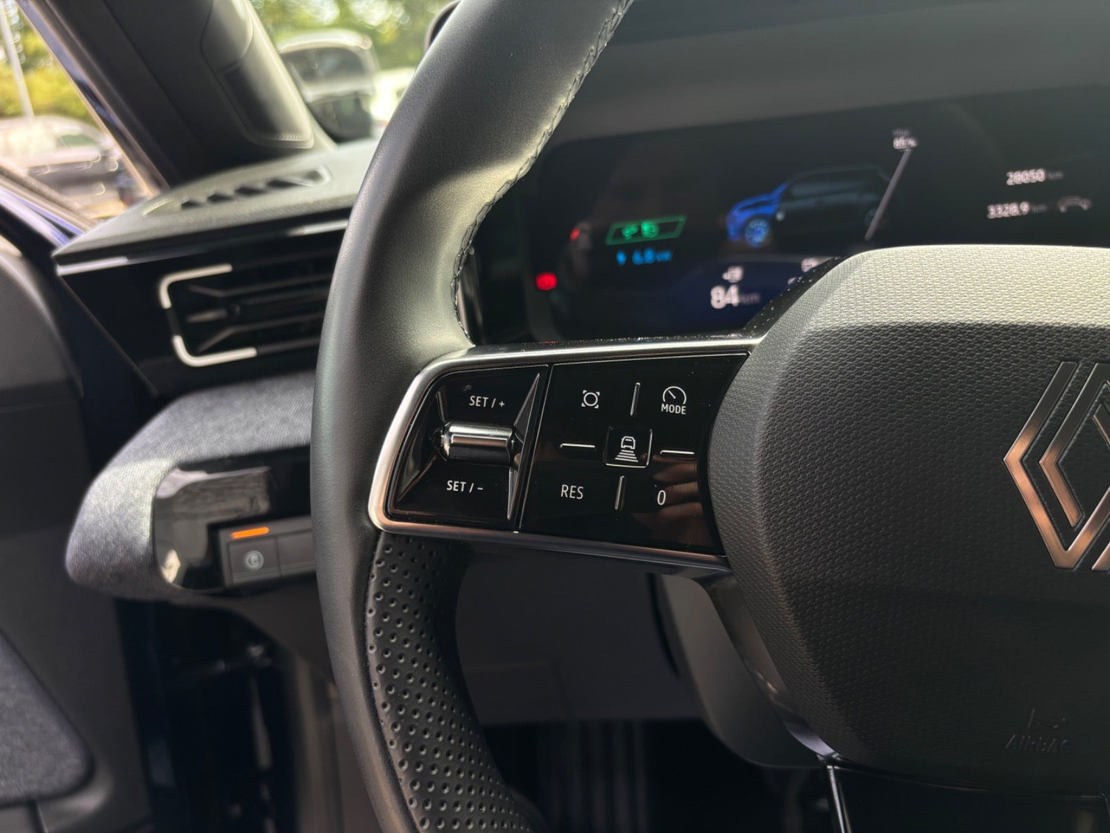 Blå Renault 5 E-Tech fra 2025